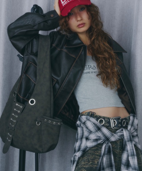 DTYYPE（ドタイプ）の「メタルフックアイレットバッグ（ショルダーバッグ・レディース・グリーン/ブラック/グレー・FREE）」の5枚目の写真