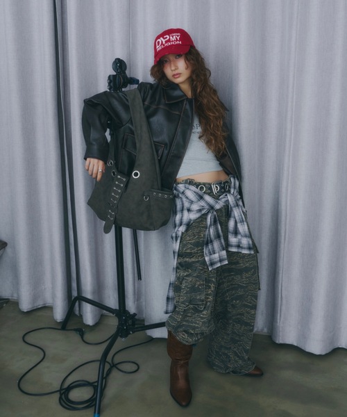 DTYYPE（ドタイプ）の「メタルフックアイレットバッグ（ショルダーバッグ・レディース・グリーン/ブラック/グレー・FREE）」の8枚目の写真