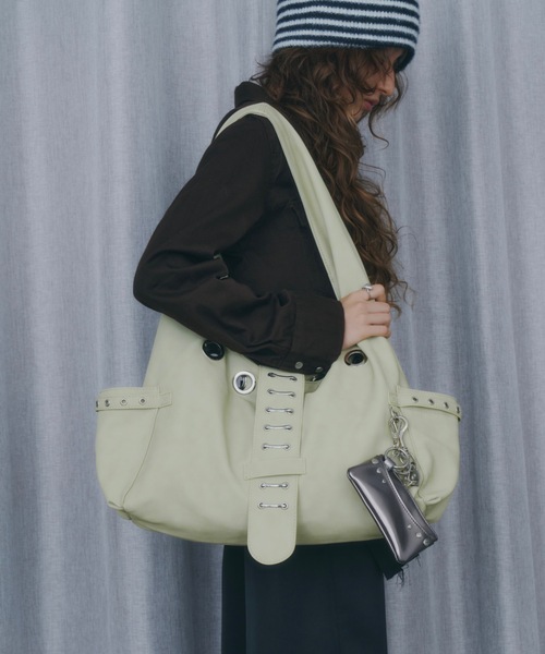 DTYYPE（ドタイプ）の「メタルフックアイレットバッグ（ショルダーバッグ・レディース・グリーン/ブラック/グレー・FREE）」の13枚目の写真