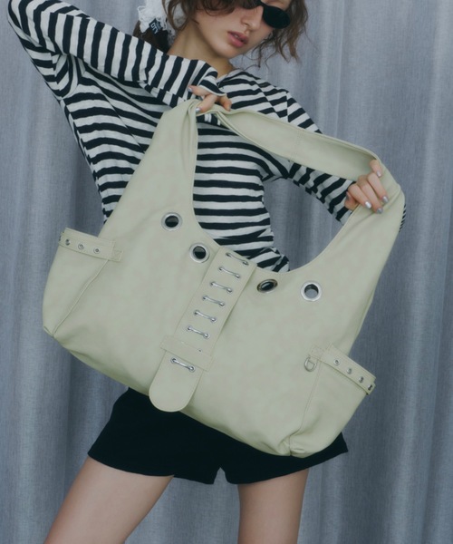 DTYYPE（ドタイプ）の「メタルフックアイレットバッグ（ショルダーバッグ・レディース・グリーン/ブラック/グレー・FREE）」の12枚目の写真