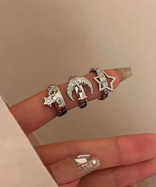 Mayree（メイリー）の「【urge select】Y2K シルバー 月×スター リング【3個セット】（リング・レディース・シルバー・FREE）」の2枚目の写真