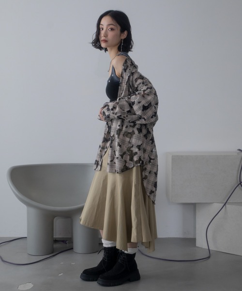 VACANCY(ヴァカンシー)の「アシンメトリーヘムスカート/ヴィンテージベルト付き(スカート・レディース・ネイビー/ベージュ・MEDIUM/LARGE)」の13枚目の写真
