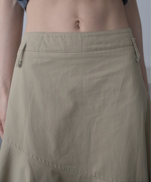 VACANCY(ヴァカンシー)の「アシンメトリーヘムスカート/ヴィンテージベルト付き(スカート・レディース・ネイビー/ベージュ・MEDIUM/LARGE)」の10枚目の写真