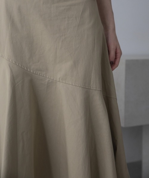 VACANCY(ヴァカンシー)の「アシンメトリーヘムスカート/ヴィンテージベルト付き(スカート・レディース・ネイビー/ベージュ・MEDIUM/LARGE)」の11枚目の写真