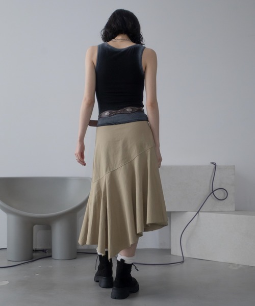 VACANCY(ヴァカンシー)の「アシンメトリーヘムスカート/ヴィンテージベルト付き(スカート・レディース・ネイビー/ベージュ・MEDIUM/LARGE)」の7枚目の写真