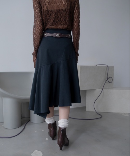 VACANCY(ヴァカンシー)の「アシンメトリーヘムスカート/ヴィンテージベルト付き(スカート・レディース・ネイビー/ベージュ・MEDIUM/LARGE)」の16枚目の写真