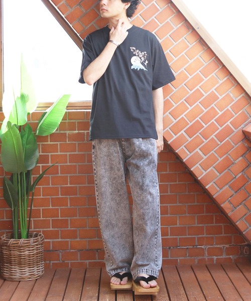 8(eight)(エイト)の「和柄刺繍Tシャツ(富士見桜柄)(Tシャツ/カットソー・メンズ・オフホワイト/ブラック・SMALL/MEDIUM/LARGE)」の19枚目の写真