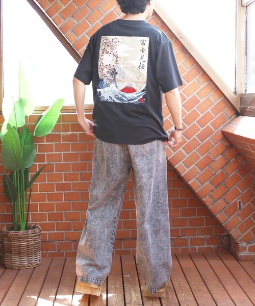 8(eight)(エイト)の「和柄刺繍Tシャツ(富士見桜柄)(Tシャツ/カットソー・メンズ・オフホワイト/ブラック・SMALL/MEDIUM/LARGE)」の20枚目の写真