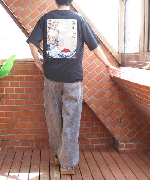 8(eight)(エイト)の「和柄刺繍Tシャツ(富士見桜柄)(Tシャツ/カットソー・メンズ・オフホワイト/ブラック・SMALL/MEDIUM/LARGE)」の21枚目の写真