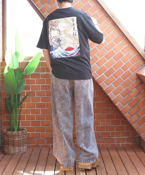 8(eight)(エイト)の「和柄刺繍Tシャツ(富士見桜柄)(Tシャツ/カットソー・メンズ・オフホワイト/ブラック・SMALL/MEDIUM/LARGE)」の22枚目の写真