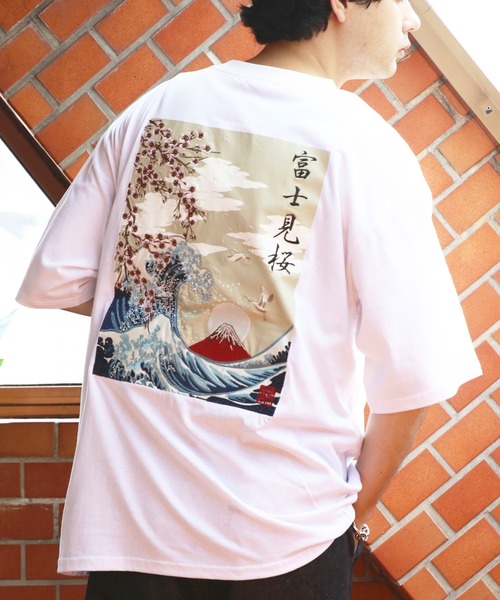 8(eight)(エイト)の「和柄刺繍Tシャツ(富士見桜柄)(Tシャツ/カットソー・メンズ・オフホワイト/ブラック・SMALL/MEDIUM/LARGE)」の4枚目の写真