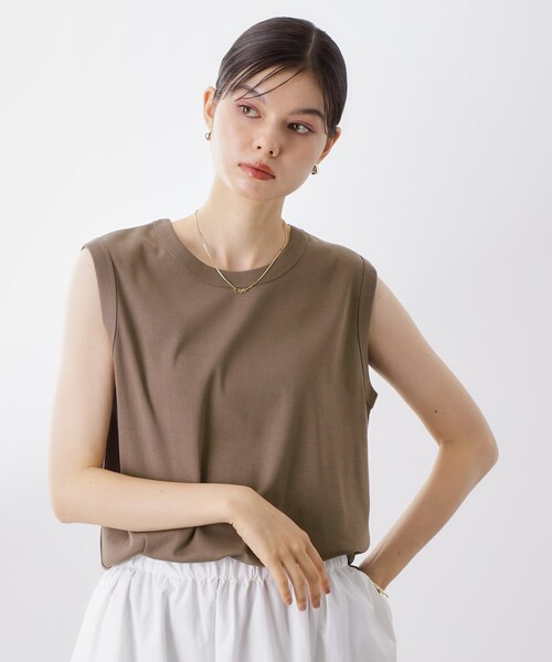 THE SHOP TK (ザ ショップ ティーケー )の「【汗染み防止】ノースリーブTシャツ【洗濯機OK/UVケア】(タンクトップ・レディース・オフホワイト/ブラウン系/スミクロ・12/13)」の3枚目の写真
