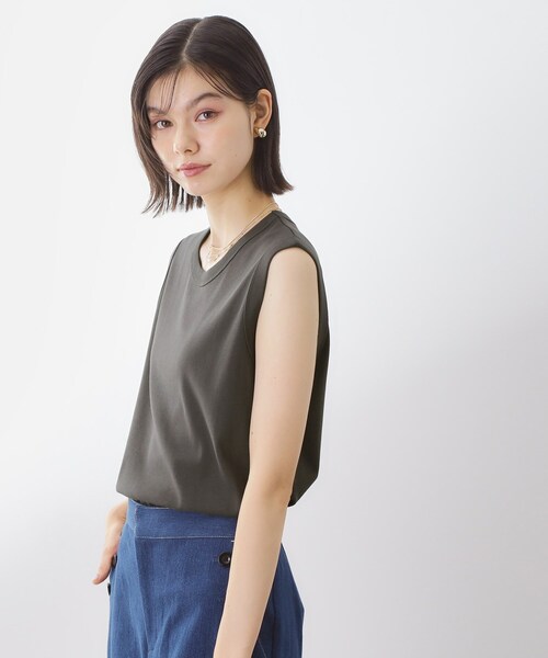 THE SHOP TK (ザ ショップ ティーケー )の「【汗染み防止】ノースリーブTシャツ【洗濯機OK/UVケア】(タンクトップ・レディース・オフホワイト/ブラウン系/スミクロ・12/13)」の9枚目の写真
