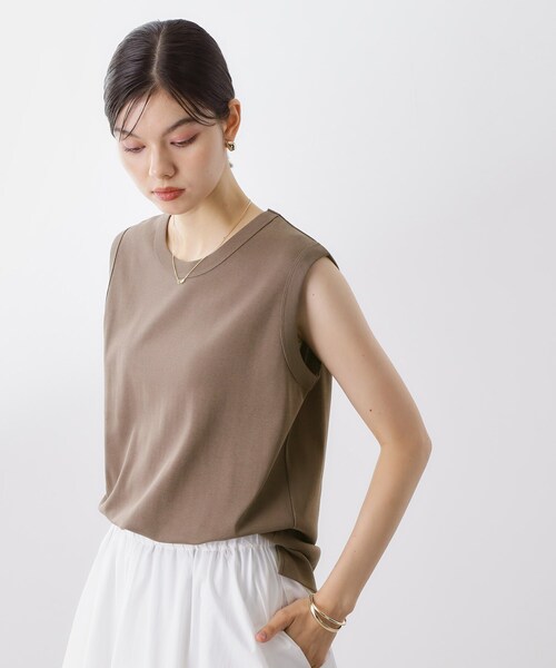 THE SHOP TK (ザ ショップ ティーケー )の「【汗染み防止】ノースリーブTシャツ【洗濯機OK/UVケア】(タンクトップ・レディース・オフホワイト/ブラウン系/スミクロ・12/13)」の12枚目の写真