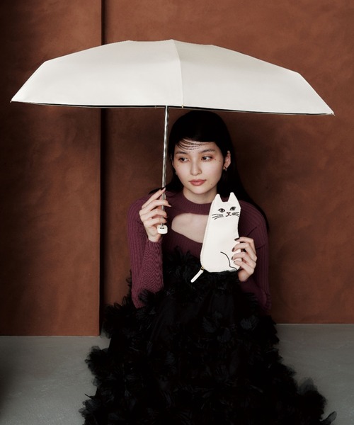 because(ビコーズ)の「because PUおでかけキャット晴雨兼用傘(折りたたみ傘・レディース・ブラック/グレイッシュベージュ/ベージュ/ホワイト・FREE)」の2枚目の写真