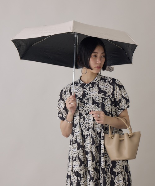 because(ビコーズ)の「because PUおでかけキャット晴雨兼用傘(折りたたみ傘・レディース・ブラック/グレイッシュベージュ/ベージュ/ホワイト・FREE)」の6枚目の写真
