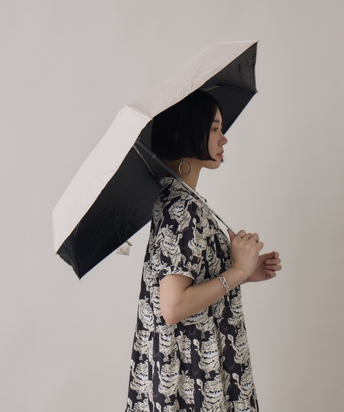 because(ビコーズ)の「because PUおでかけキャット晴雨兼用傘(折りたたみ傘・レディース・ブラック/グレイッシュベージュ/ベージュ/ホワイト・FREE)」の7枚目の写真