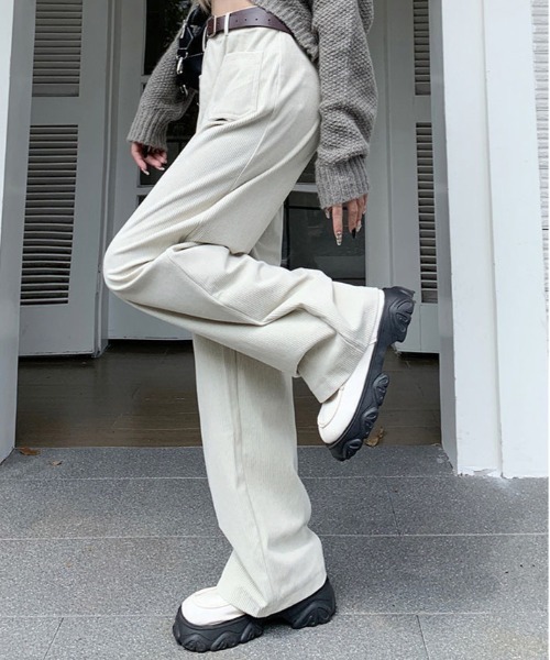 SHEPP(シープ)の「コーデュロイストレートパンツ(その他パンツ・レディース・ベージュ/ホワイト/ブラウン/ブラック・M/S)」の1枚目の写真