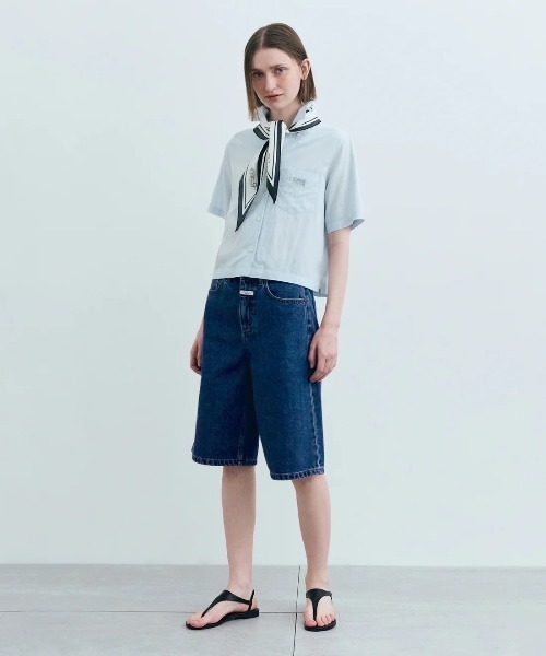 MARITHE + FRANCOIS GIRBAUD(マリテフランソワジルボー)の「W SUMMER COTTON CROP SHIRT(シャツ/ブラウス・レディース・アイボリー/ブルー系・SMALL/MEDIUM)」の10枚目の写真