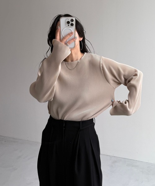 wee9s(ウィークス)の「【セルフカット可能】daily daily super stretch pleats tops / デイリーデイリースーパーストレッチプリーツトップス(Tシャツ/カットソー・レディース・ホワイト系その他/アッシュグレー/ブラック系その他/グレー系その他/ブラック/アイボリー/ブルー系その他/ネイビー/チェリーレッド/レッド系その他/ライム/ボルドー/グリーン系その他/グリーン系その他2/ブルー/ダークグリーン/レッド系その他2/ブルー系その他2/ライトブルー/ブルー系その他3・FREE)」の3枚目の写真