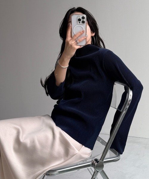 wee9s(ウィークス)の「【セルフカット可能】daily daily super stretch pleats tops / デイリーデイリースーパーストレッチプリーツトップス(Tシャツ/カットソー・レディース・ホワイト系その他/アッシュグレー/ブラック系その他/グレー系その他/ブラック/アイボリー/ブルー系その他/ネイビー/チェリーレッド/レッド系その他/ライム/ボルドー/グリーン系その他/グリーン系その他2/ブルー/ダークグリーン/レッド系その他2/ブルー系その他2/ライトブルー/ブルー系その他3・FREE)」の12枚目の写真