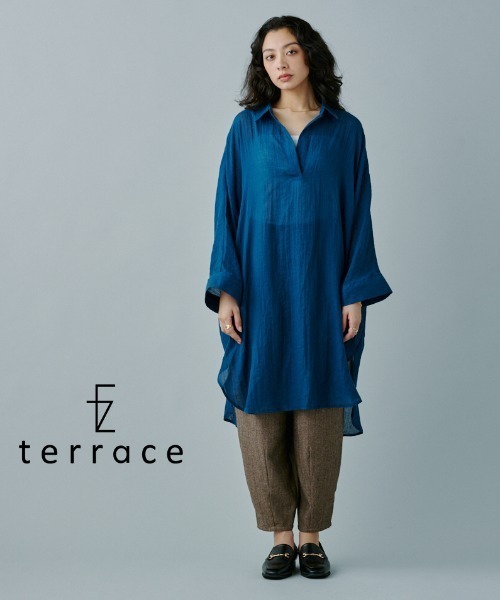 terrace(テラス)の「フラッフィーガーゼスキッパーロングシャツ(シャツ/ブラウス・レディース・オフホワイト/ブラック/グレイッシュベージュ/インディゴブルー・MEDIUM)」の4枚目の写真