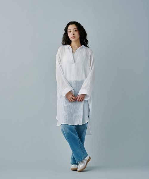terrace(テラス)の「フラッフィーガーゼスキッパーロングシャツ(シャツ/ブラウス・レディース・オフホワイト/ブラック/グレイッシュベージュ/インディゴブルー・MEDIUM)」の9枚目の写真