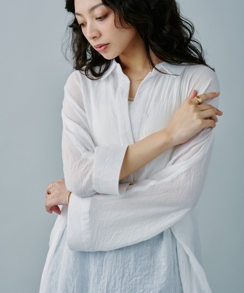 terrace(テラス)の「フラッフィーガーゼスキッパーロングシャツ(シャツ/ブラウス・レディース・オフホワイト/ブラック/グレイッシュベージュ/インディゴブルー・MEDIUM)」の14枚目の写真