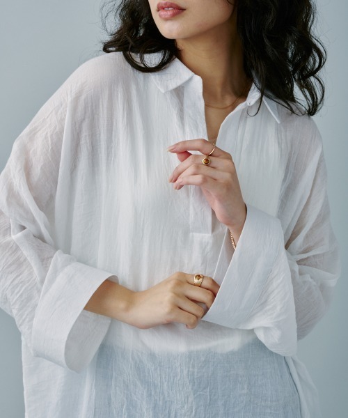 terrace(テラス)の「フラッフィーガーゼスキッパーロングシャツ(シャツ/ブラウス・レディース・オフホワイト/ブラック/グレイッシュベージュ/インディゴブルー・MEDIUM)」の15枚目の写真