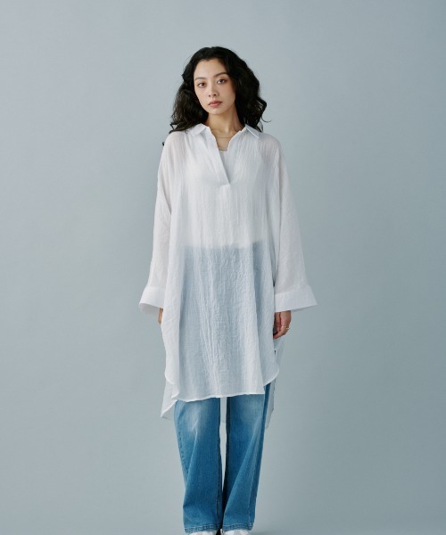terrace(テラス)の「フラッフィーガーゼスキッパーロングシャツ(シャツ/ブラウス・レディース・オフホワイト/ブラック/グレイッシュベージュ/インディゴブルー・MEDIUM)」の17枚目の写真