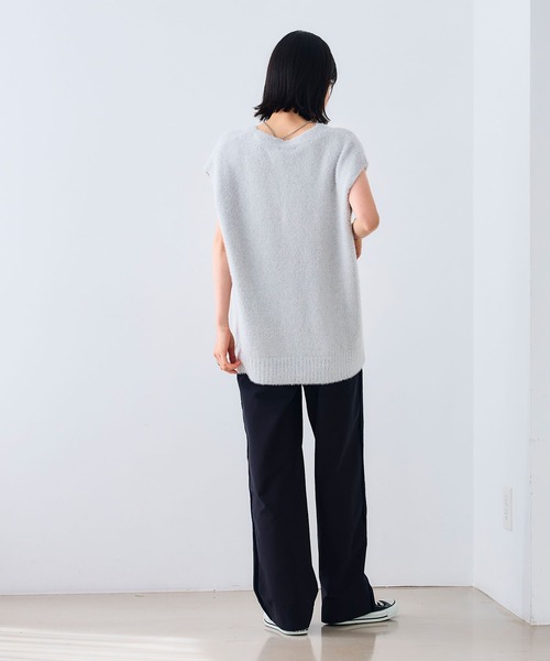 CROSS FUNCTION（クロスファンクション）の「《洗える》スパンコールフェザーニットベスト【CROSS FUNCTION/クロスファンクション】（ベスト・レディース・グレー/オフホワイト/モカ・LL/M/L）」の4枚目の写真