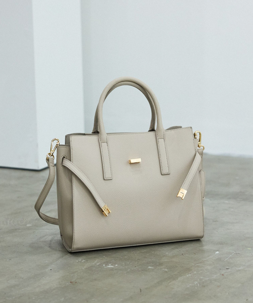 soeur(スール)の「●SOEUR/ベルテッド2WAYトートバッグ(トートバッグ・レディース・ブラック/グレイッシュベージュ/オレンジ・フリー)」の2枚目の写真