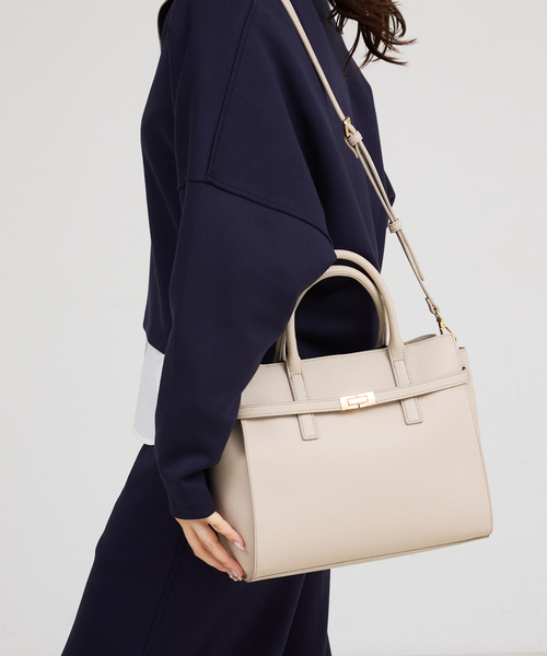 soeur(スール)の「●SOEUR/ベルテッド2WAYトートバッグ(トートバッグ・レディース・ブラック/グレイッシュベージュ/オレンジ・フリー)」の5枚目の写真