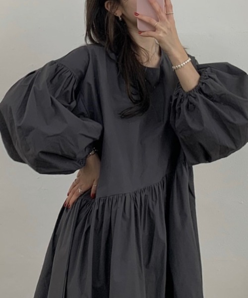 FREE STYLISTS(フリー スタイリスト)の「YUGA_YGMC Volume sleeve A-line dress(ワンピース・レディース・ブルー/グレー/ブラック/ホワイト・FREE)」の9枚目の写真