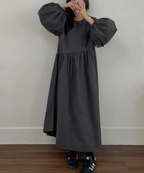 FREE STYLISTS(フリー スタイリスト)の「YUGA_YGMC Volume sleeve A-line dress(ワンピース・レディース・ブルー/グレー/ブラック/ホワイト・FREE)」の11枚目の写真