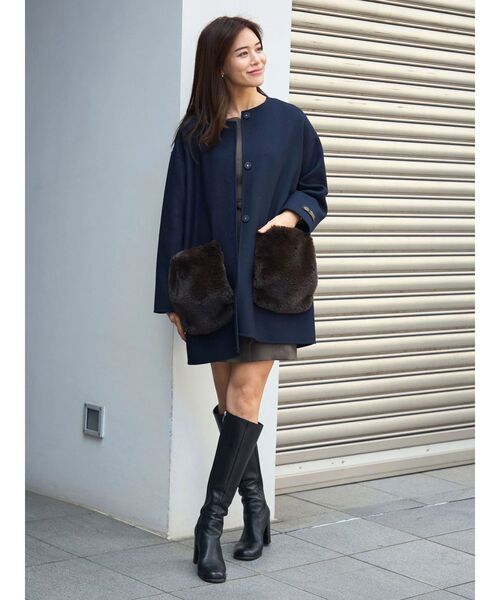 TONAL(トーナル)の「ポケットファーリバーコート(ノーカラーコート・レディース・ネイビー/ベージュ/モカ・SMALL/MEDIUM)」の20枚目の写真