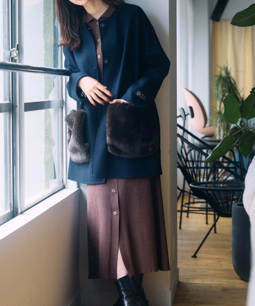 TONAL(トーナル)の「ポケットファーリバーコート(ノーカラーコート・レディース・ネイビー/ベージュ/モカ・SMALL/MEDIUM)」の3枚目の写真