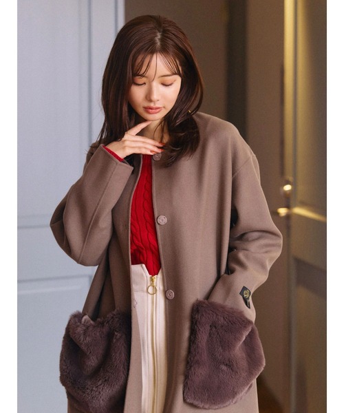 TONAL(トーナル)の「ポケットファーリバーコート(ノーカラーコート・レディース・ネイビー/ベージュ/モカ・SMALL/MEDIUM)」の9枚目の写真