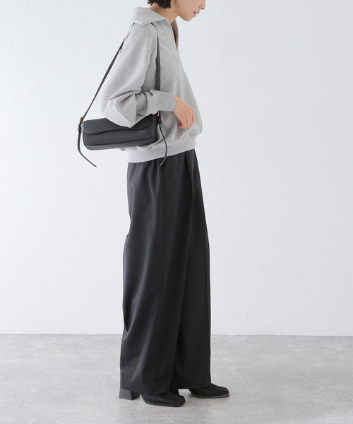 journal standard L'essage(ジャーナルスタンダードレサージュ)の「スウェットワイドカラープルオーバー(スウェット・レディース・ブラック/グレー・FREE)」の7枚目の写真