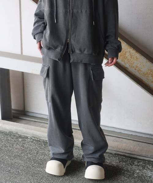 ATMARK(アットマーク)の「《フリーサイズ / UNISEX 》ATMARK クラウンロゴラインストーンスウェットパンツ ピグメント加工 セットアップ可能(カーゴパンツ・レディース・ホワイト/ネイビー/チャコール・FREE)」の17枚目の写真