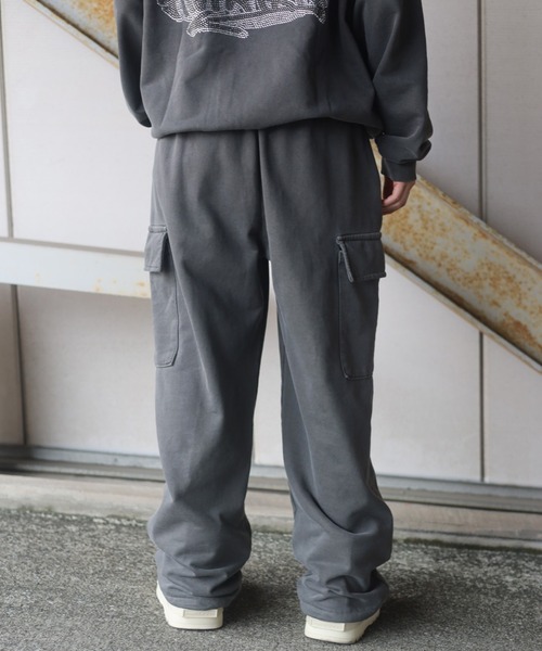 ATMARK(アットマーク)の「《フリーサイズ / UNISEX 》ATMARK クラウンロゴラインストーンスウェットパンツ ピグメント加工 セットアップ可能(カーゴパンツ・レディース・ホワイト/ネイビー/チャコール・FREE)」の16枚目の写真
