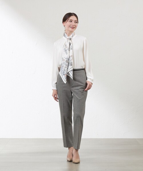 amaca（アマカ）の「バックサテンジョーゼットブラウス（シャツ/ブラウス・レディース・ダークネイビー/オフホワイト・38/40）」の9枚目の写真