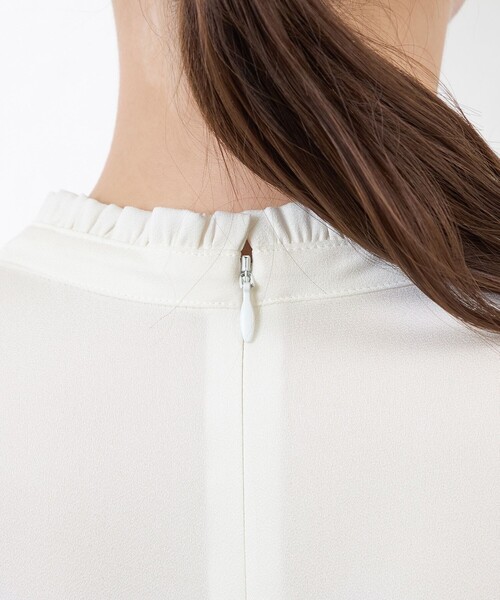 amaca（アマカ）の「バックサテンジョーゼットブラウス（シャツ/ブラウス・レディース・ダークネイビー/オフホワイト・38/40）」の5枚目の写真