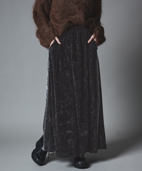 W:Huku(フーク)の「クラッシュ ベロア サイドライン スカート / Crash Velvet Side-Line Skirt(スカート・レディース・ブラック/ライトベージュ/ネイビー/ブラウン・FREE)」の22枚目の写真
