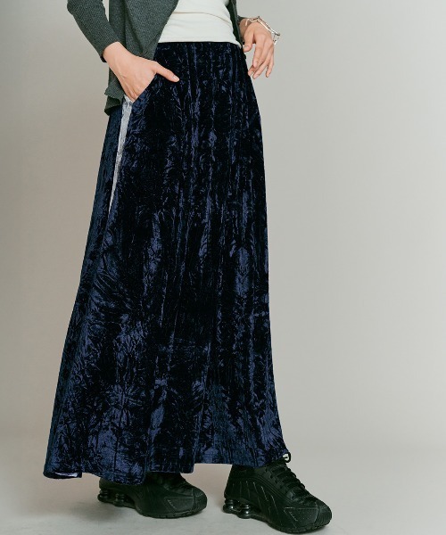 W:Huku(フーク)の「クラッシュ ベロア サイドライン スカート / Crash Velvet Side-Line Skirt(スカート・レディース・ブラック/ライトベージュ/ネイビー/ブラウン・FREE)」の10枚目の写真