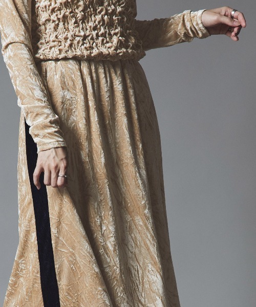 W:Huku(フーク)の「クラッシュ ベロア サイドライン スカート / Crash Velvet Side-Line Skirt(スカート・レディース・ブラック/ライトベージュ/ネイビー/ブラウン・FREE)」の13枚目の写真