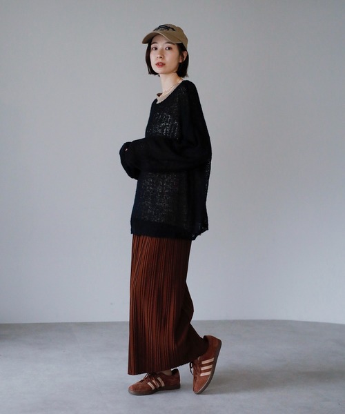 amini（アミニ）の「ランダムプリーツナロースカート（スカート・レディース・ブラック/チャコールグレー/ブラウン・MEDIUM）」の6枚目の写真