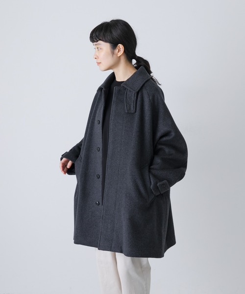 新品タグ付き かぐれ ウールステンカラーショートコート グレージュ かぐれ（カグレ）の「ウールステンカラーショートコート（ステン