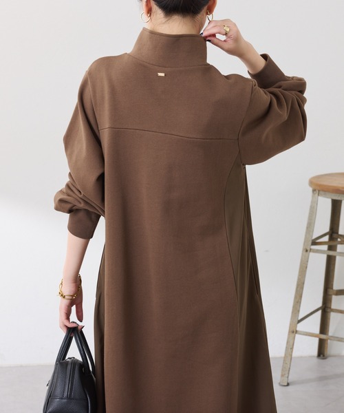 COLLAGE GALLARDAGALANTE（コラージュガリャルダガランテ）の「異素材ドッキングハーフジップワンピース（ワンピース・レディース・カーキ/ブルー・FREE）」の6枚目の写真