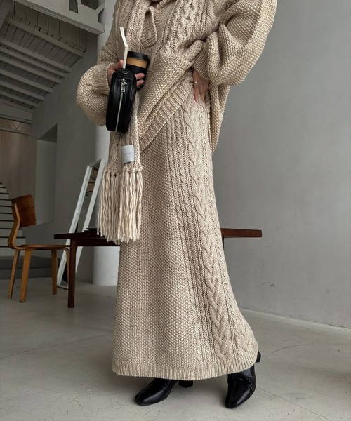 WILLFULLY(ウィルフリー)の「side cable coarse knit pencil SK(スカート・レディース・ブラック/タン/チャコール・FREE)」の3枚目の写真
